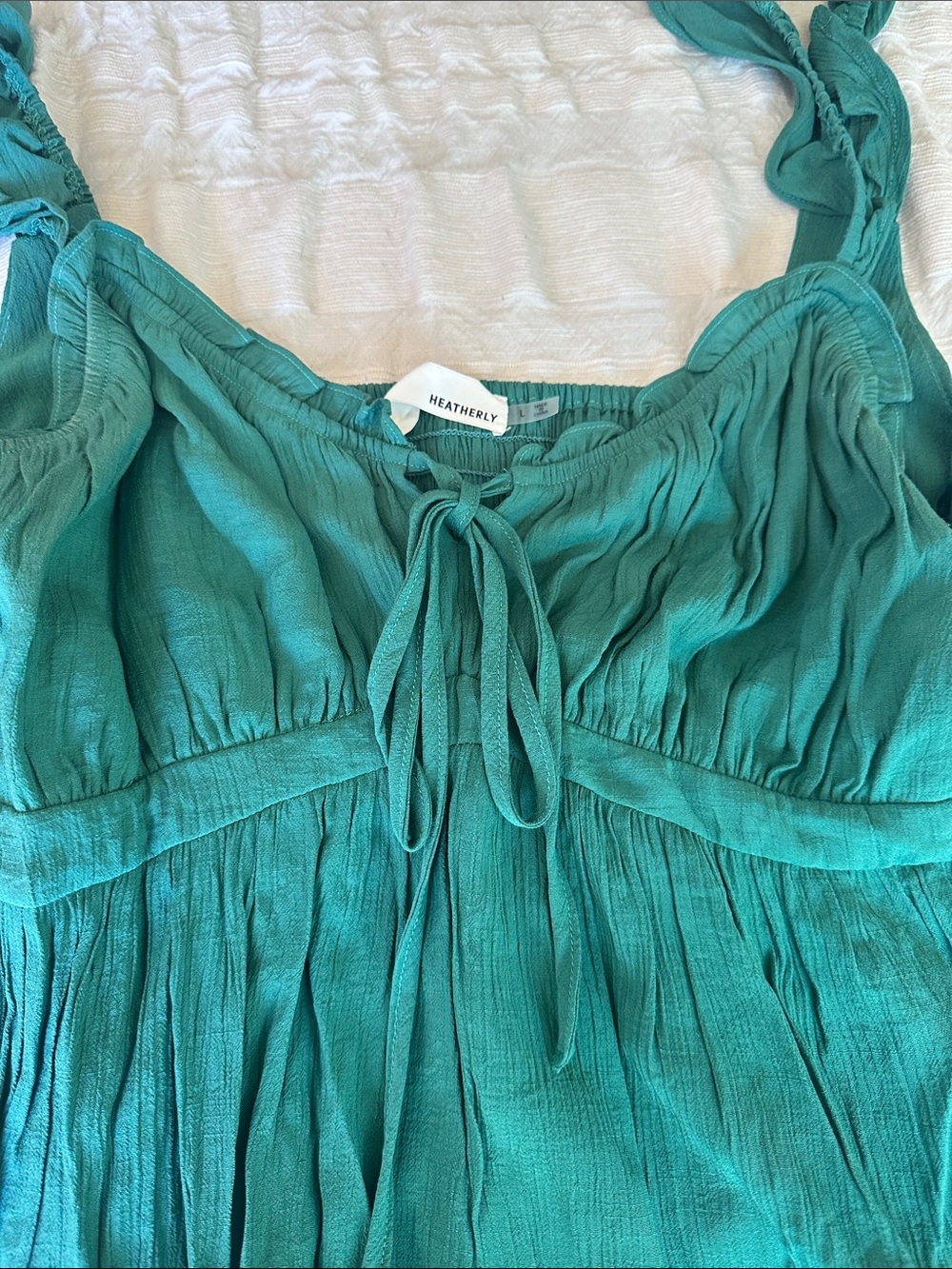 Tie-Front Sleeveless Tank Top in Green - Picture 3 of 6
